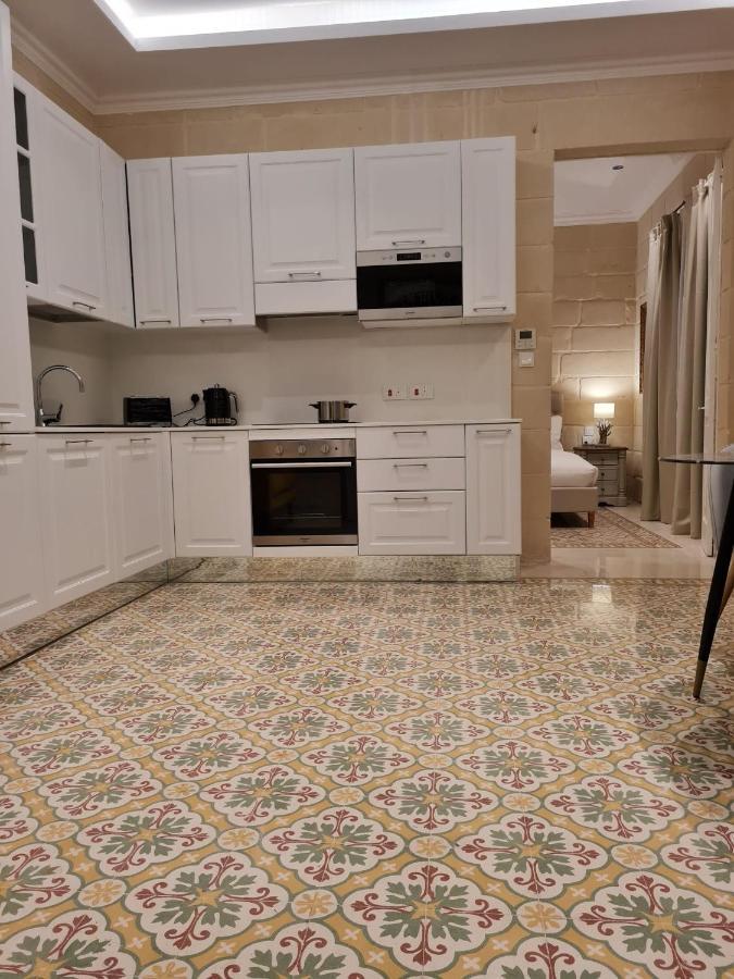 Typical Maltese Maisonette In St.Julians San Giuliano Esterno foto